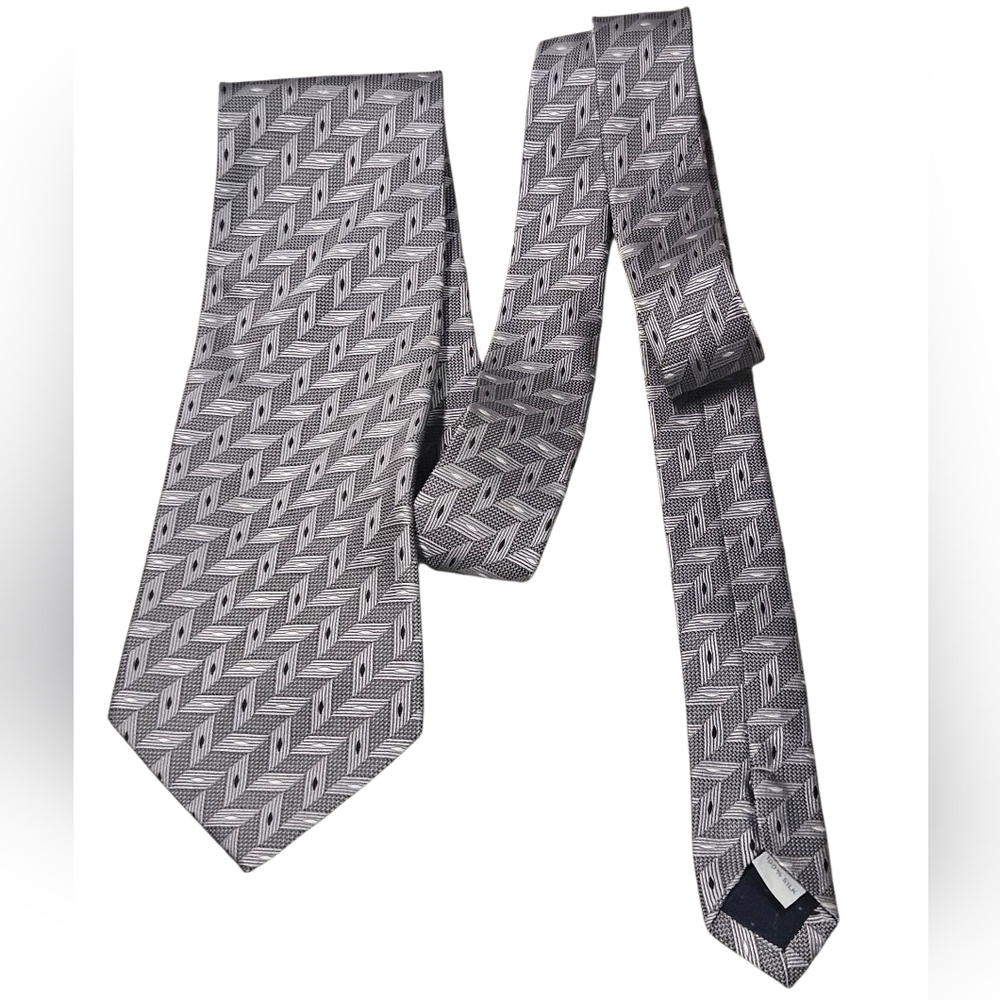 Pierre Cardin 100% Silk Geometric Tie – Silver & Gray Pattern